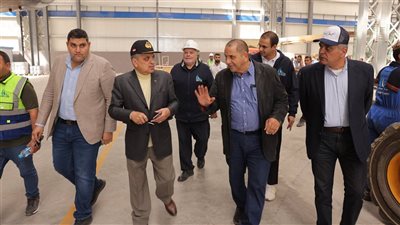 قناة السويس تنجز تجربة وتسليم قاطرتين وتدشن التشغيل التجريبي لليخت السياحي الجديد