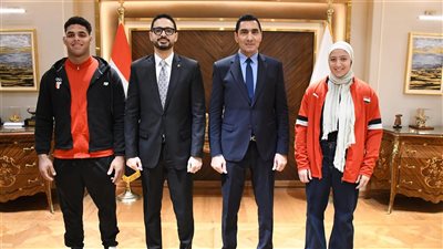 وزيرالرياضة  يكرم صفا سليمان وعمر الرملي بعد التتويج بالميداليتين الفضيتين في كأس العالم للجودو