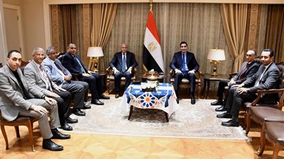 وزير الشباب والرياضة يستقبل مجلس إدارة النادي الإسماعيلي ويتلقى التهنئة