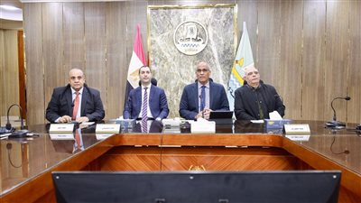 محافظ كفرالشيخ يعقد اجتماعًا مع وكلاء الوزارات ورؤساء المصالح الخدمية 