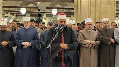 وسط أجواء روحانية عالية.. آلاف المصلين يحيون ليالي رمضان في الجامع الأزهر 