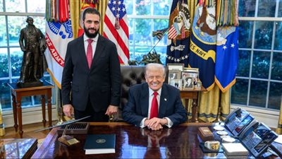 ترامب يشيد بأحمد الشرع: “ليس مثاليًا لكنه يقوم بعمل استثنائي… وأنا من أوصلته للرئاسة”