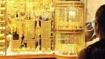 ارتباط الذهب بسعر الصرف.. تحركات الدولار في البنوك تلهب أسعار الجنيه الذهب محليًا