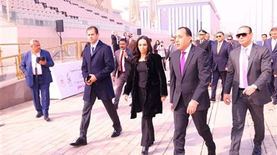 رئيس الوزراء: تدخلات «أبواب الخير» تبدأ بكرامة المواطن وتنتهي بها