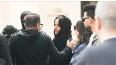 جنازة شقيق الفنانة زينة.. نجوم الفن في وداع إسلام رضا بكلمات الفقد والمواساة