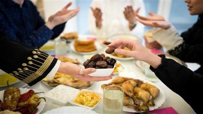 كم ساعة نصوم اليوم؟ تفاصيل موعد الإفطار وأذان العشاء اليوم الأربعاء