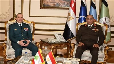 لتعزيز التعاون العسكري.. وزير الدفاع يبحث مع قائد الجيش اللبناني مستجدات المنطقة