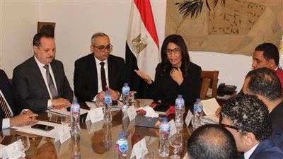 وزيرة الثقافة تعقد اجتماعًا موسعًا لوضع ملامح المرحلة الثقافية المقبلة