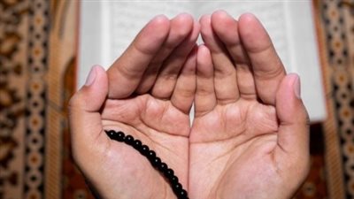 دعاء رمضان المتوازن بين الدنيا والآخرة.. دينا أبو الخير توضح الطريقة الصحيحة لتحقيق الخير في الحياة والآخرة