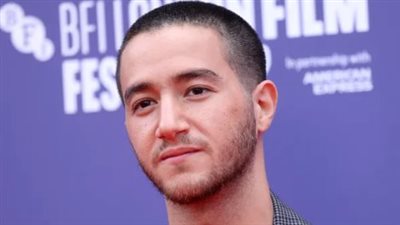 أحمد مالك.. قصة صعود الممثل الأكثر تأثيراً في جيله