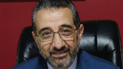 عمرو السمدوني : طرح حزمة فرص استثمارية واعدة في الموانئ البرية والجافة لرفع كفاءة التصدير