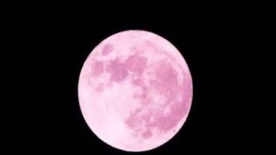 باللون البرتقالي الساحر.. قمر رمضان يشرق اليوم في ظاهرة فلكية فريدة