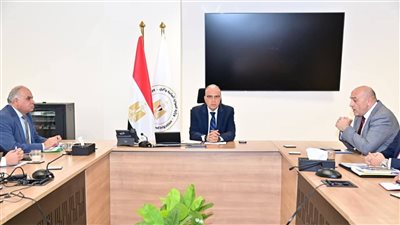وزير الموارد المائية والري يتابع إجراءات الإدارة الرشيدة للمياه الجوفية وحوكمة الترخيص
