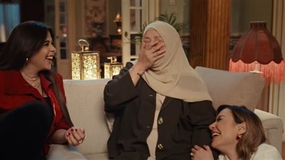 حقيقة تقاضي عبلة كامل 