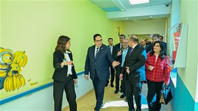 رئيس جامعة القاهرة يفتتح تطويرات 