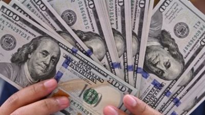 ارتفاع سعر الدولار أمام الجنيه.. زيادة 3 جنيهات في يومين والنفط هو السبب