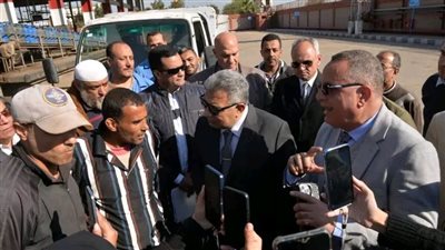 محافظ الدقهلية يتفقد محطة تعبئة أسطوانات البوتاجاز بطلخا 
