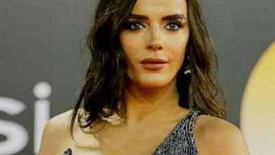 هبة السيسي تشيد بذكاء ياسمين عبد العزيز الفني وتدعم موهبة مي عمر