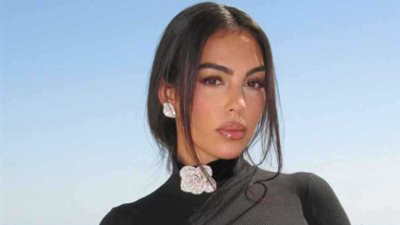 حذاء مثير للجدل وإطلالة ملكية.. كيف أبهرت جورجينا رودريغيز متابعي الموضة؟