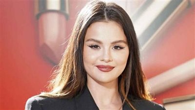 سيلينا غوميز تحتفل بعيد ميلاد بيني بلانكو الـ38 بصور رومانسية مثيرة للجدل