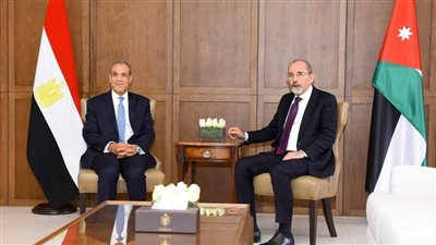 وزير الخارجية يعقد مباحثات مع نظيره الأردني في عمّان ويؤكد تضامن مصر الكامل مع الأردن
