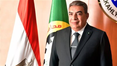 محافظ الدقهلية ينعي والدة وزير الصناعة ويقدّم العزاء والمواساة