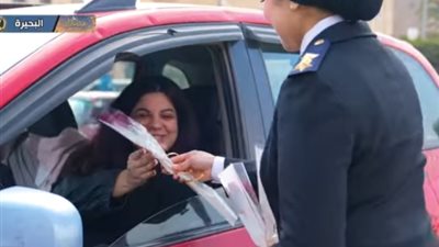 شرطة مصر تزين الشوارع بالورود في عيد الفطر.. لفتة إنسانية تعزز الترابط مع المواطنين
