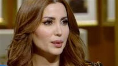 تفاصيل إطلالة نسرين طافش بلمسات دار سارة بستاني للعبايات