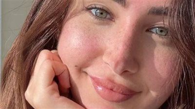 بملامح طبيعية ولوك لافت.. هنا الزاهد تتصدر التريند بصور جديدة على 