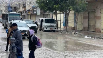 استمرار توافد الطلاب للمدارس بشمال سيناء رغم هطول الأمطار وتقلبات الحالة الجوية
