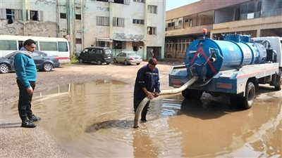 محافظ القليوبية يتابع شفط مياه الأمطار بشرق شبرا الخيمة ويرفع درجة الاستعداد القصوى