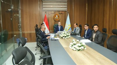  محافظ كفرالشيخ يبحث تجهيزات مجمعات الخدمات الحكومية
