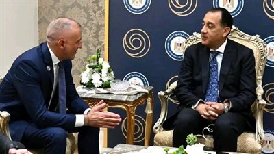رئيس الوزراء يلتقي الرئيس التنفيذي لعمليات الموارد الطبيعية لشركة 