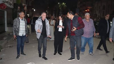 نائب محافظ الجيزة تتفقد التزام المحال بمواعيد الغلق وحالة النظافة ببولاق الدكرور