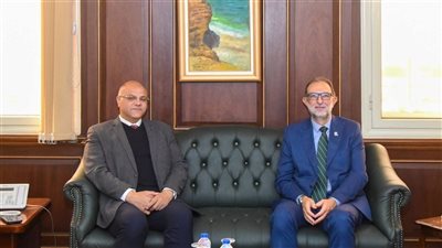 تعزيز سلامة الغذاء بالإسكندرية: رئيس الهيئة القومية لسلامة الغذاء يلتقي محافظ المحافظة لتكثيف الرقابة
