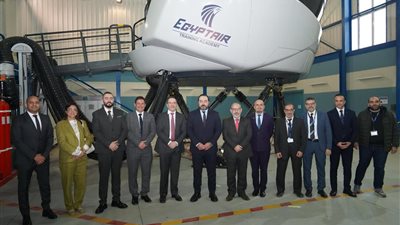 إشادة بالمستوى العالمي لأكاديمية مصر للطيران للتدريب وبحث توسيع التعاون مع “أكرون” البريطانية