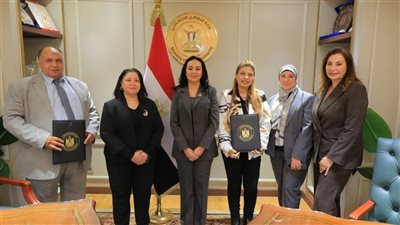 وزيرة التضامن تشهد توقيع عقود تمويل المشروعات متناهية الصغر لدعم التمكين الاقتصادي للأسر الأولى بالرعاية