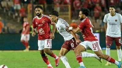 كواليس مثيرة من غرفة الـVAR في مباراة الأهلي وسيراميكا.. جدل ركلة الجزاء يحسمه حكم الساحة