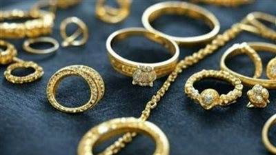 الذهب وعلاقته بالدولار والسياسة النقدية: قراءة في ثبات أسعار عيار 24 وعيار 21