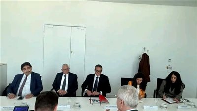 وزير الصحة يلتقي رئيس شركة سيرفيه لبحث توطين صناعة أدوية الأورام والعلاجات المبتكرة