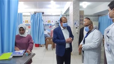 نائب وزير الصحة يتفقد المنشآت الطبية بالبحيرة ويوصي بصرف مكافآت للمتميزين