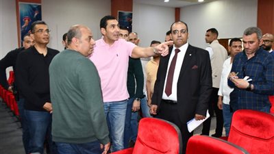 وزير الرياضة ومحافظ البحر الأحمر يتفقدان المنشآت الرياضية بالغردقة