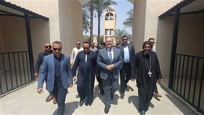 نائب محافظ الجيزة يزور مطرانية أطفيح لتهنئة الأقباط بعيد القيامة المجيد