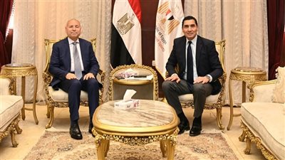 وزير الشباب ومحافظ القاهرة يبحثان تعزيز التعاون وإطلاق فعاليات رياضية لخدمة المواطنين