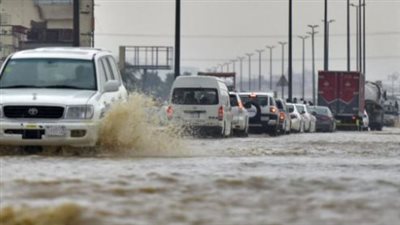 إنذار مبكر: الأمطار الرعدية والسيول تضرب 8 مناطق سعودية اليوم