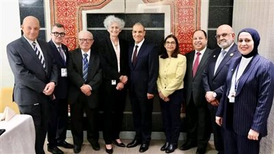 وزير الخارجية يلتقي مع نائب رئيس البنك الدولي للبنية التحتية