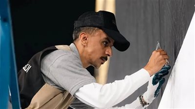 رفع كسوة الكعبة المشرفة استعدادًا لموسم حج 1447هـ ضمن إجراءات تنظيمية دقيقة في الحرم المكي