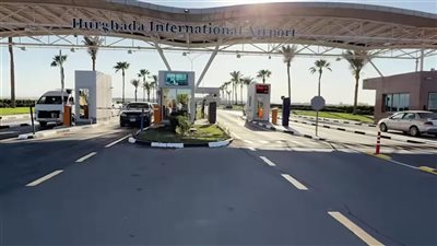 منظومة ذكية لتنظيم حركة المركبات وتحقيق سيولة مرورية داخل مطار الغردقة 