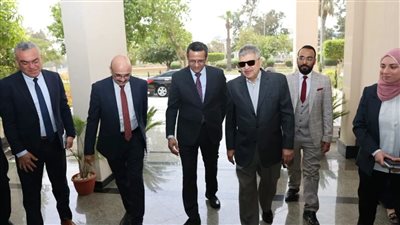 قناة السويس ونقابة الصحفيين تطلقان برنامجًا تدريبيًا للصحفيين بمركز الإبداع والتميز بالإسماعيلية