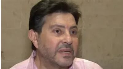 تفاصيل اللحظات الصعبة في حياة هاني شاكر داخل المستشفى